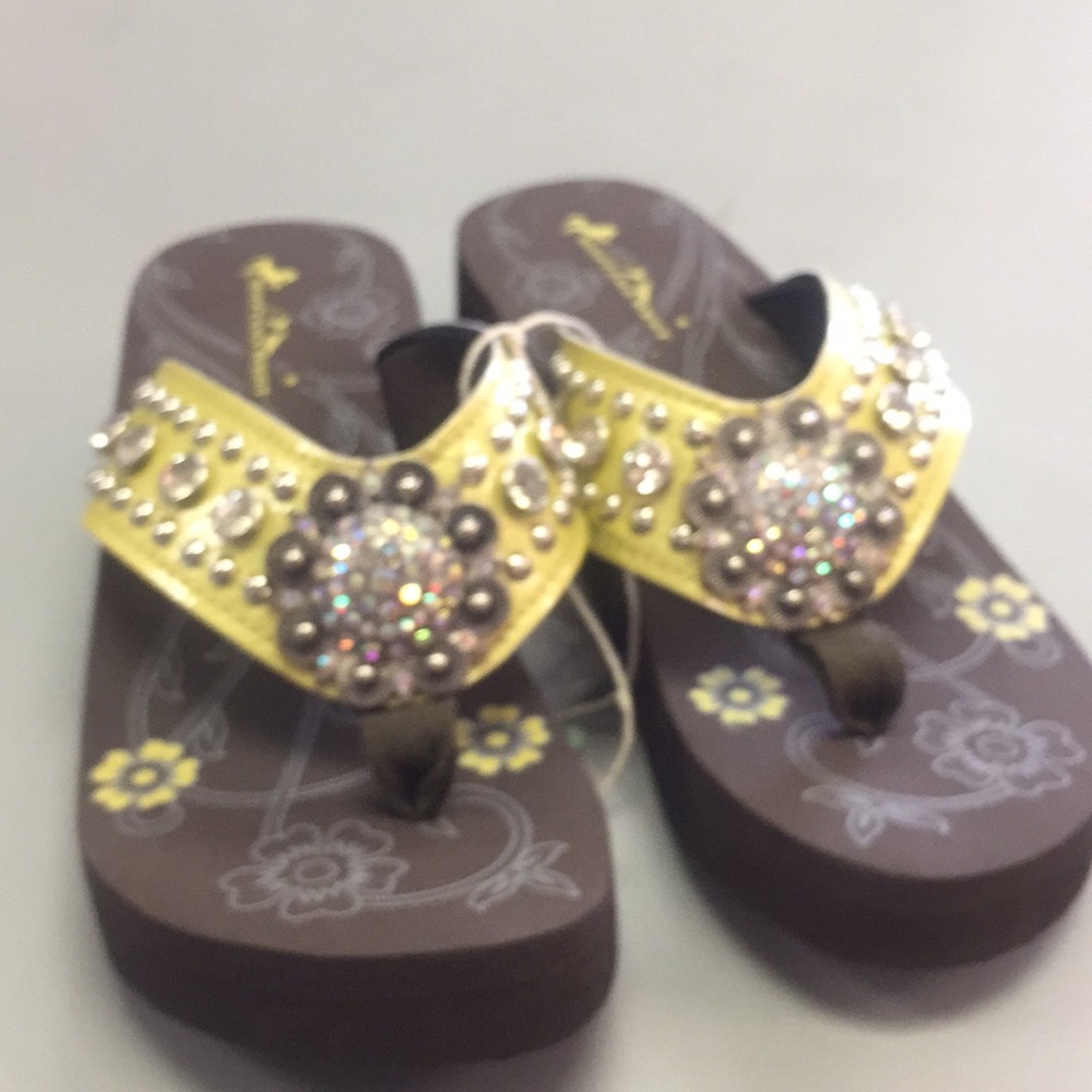 Montana West bling flip flops, Sz 8, yellow